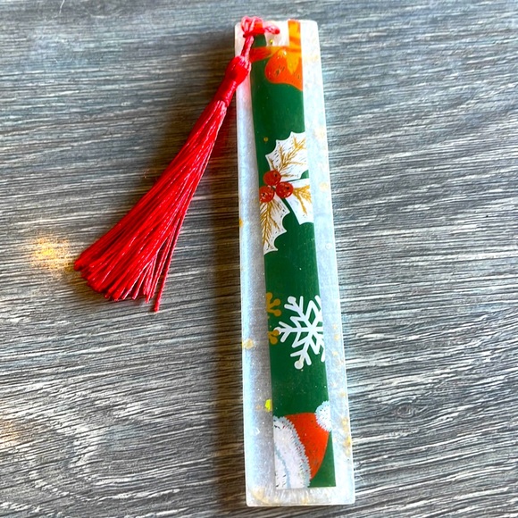 XMAS Handmade Festive Holiday Bookmark medium White with Green Strip - Picture 1 of 8